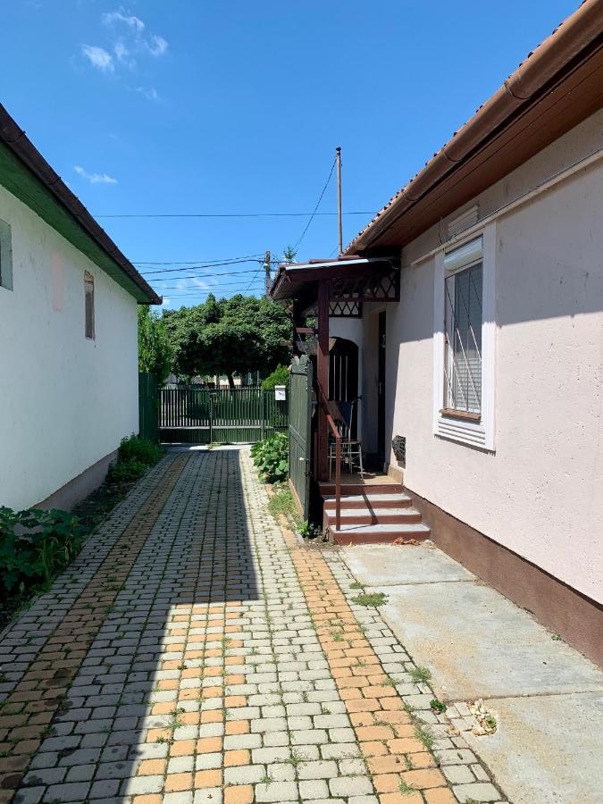 דירות Hajdúszoboszló Amira Apartman מראה חיצוני תמונה